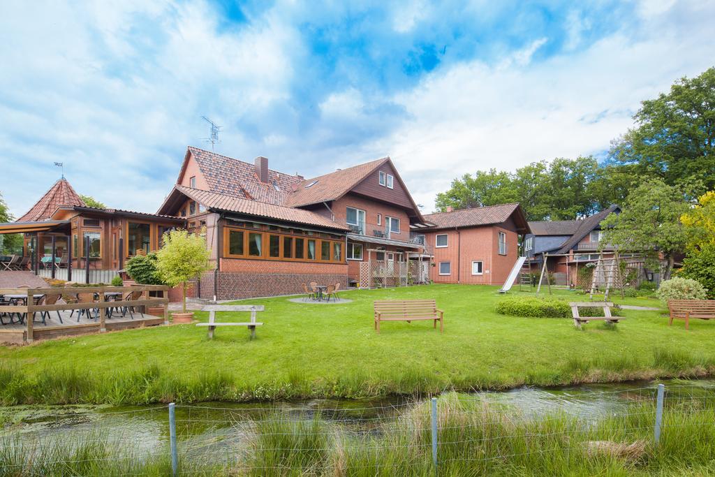 Hotel Im Wiesengrund Hermannsburg Exterior foto