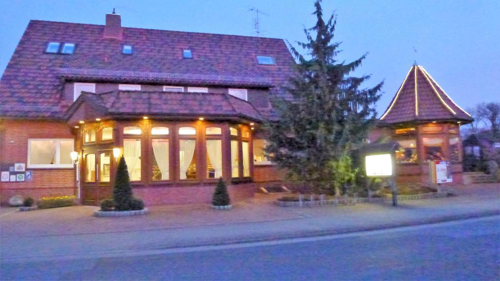 Hotel Im Wiesengrund Hermannsburg Exterior foto